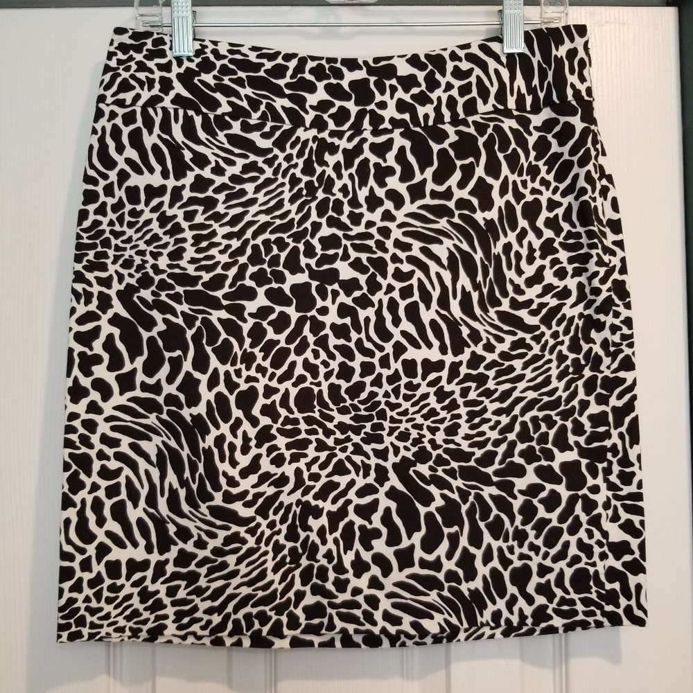 EUC Anne Klein Animal Print Pencil Skirt Size 4